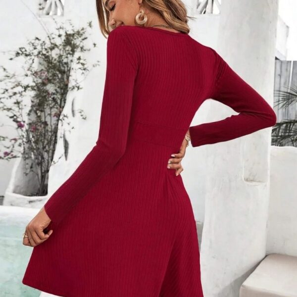 Robe trapèze tricot polyester col V décontractée